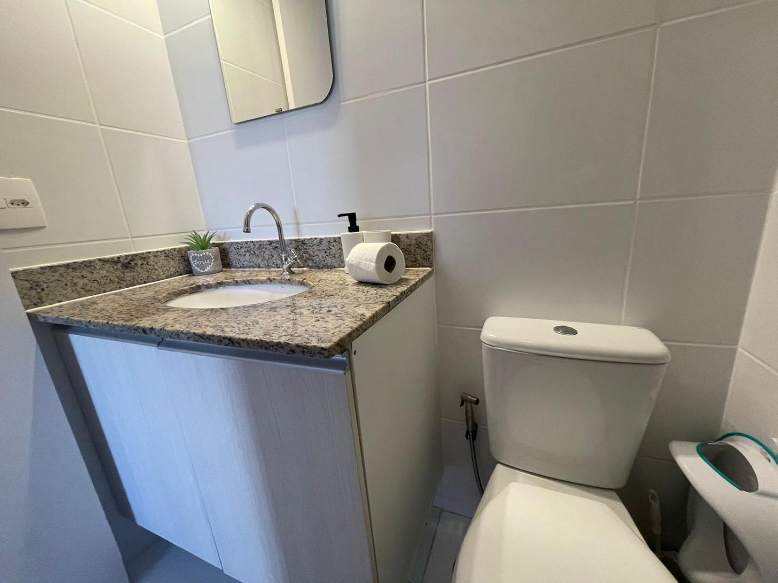 Mediterrâneo 507 - Todo Equipado, Com Ar Split, Churrasqueira Na Varanda, Internet 240mb Wifi, Estacionamento Grátis, A 1 Km Praias Apartamento *